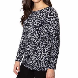 Mario Serrani | Long Sleeve Leopard Print Crewneck Top